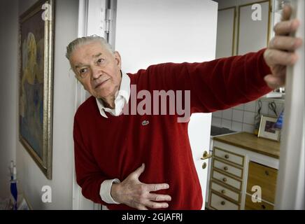 SwedenÂ weltberühmter` Fotograf Lennart Nilsson ist im Alter von 94 Jahren verstorben. STOCKHOLM 20100325 Fotograf Lennart Nilsson i sitt hem i Stockholm Foto: Claudio Bresciani / SCANPIX / Kod 10090 Stockfoto